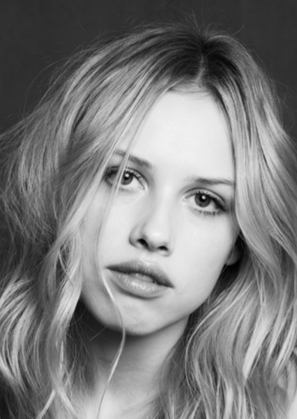 Gracie Dzienny photo