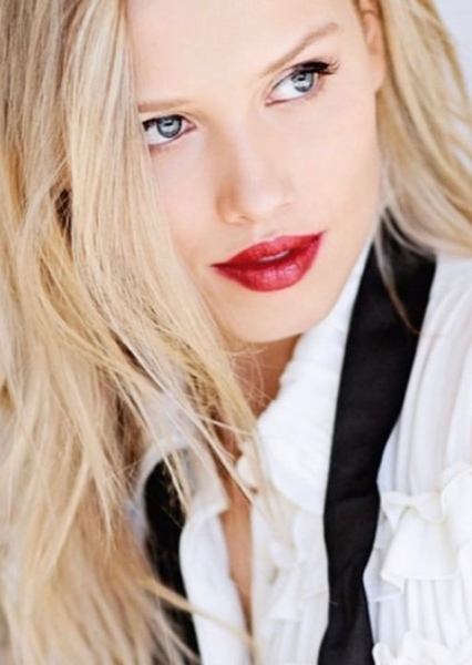 Gracie Dzienny photo