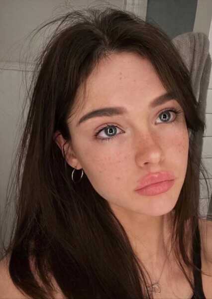 Gracie McKenna photo