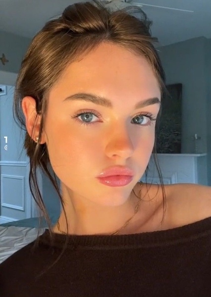 Gracie McKenna photo