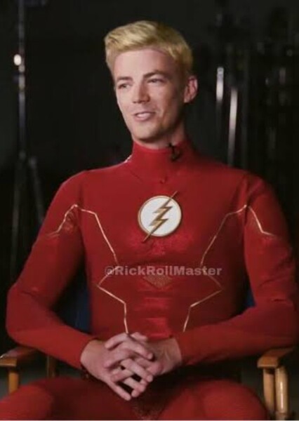 Grant Gustin photo