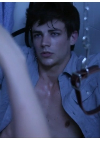 Grant Gustin photo
