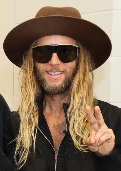 Greg Cipes photo