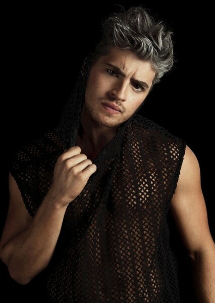Gregg Sulkin photo