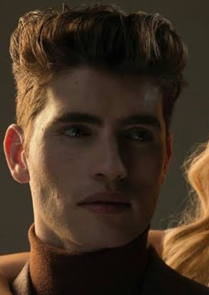 Gregg Sulkin photo