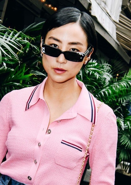 Greta Lee photo