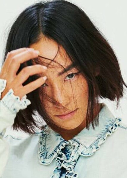 Greta Lee photo
