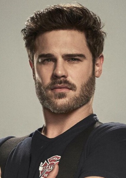 Grey Damon photo