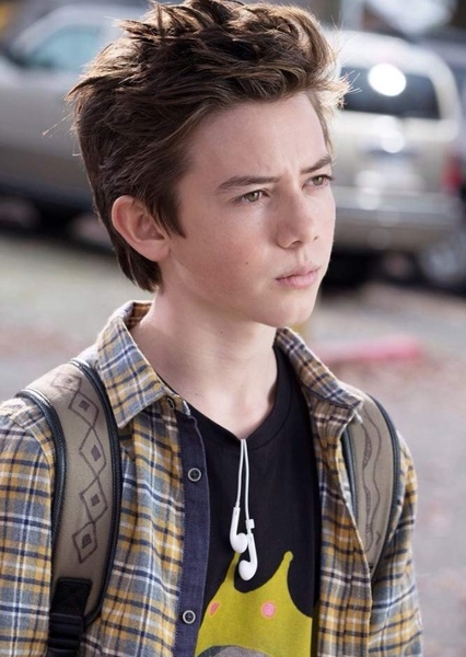 Griffin Gluck photo