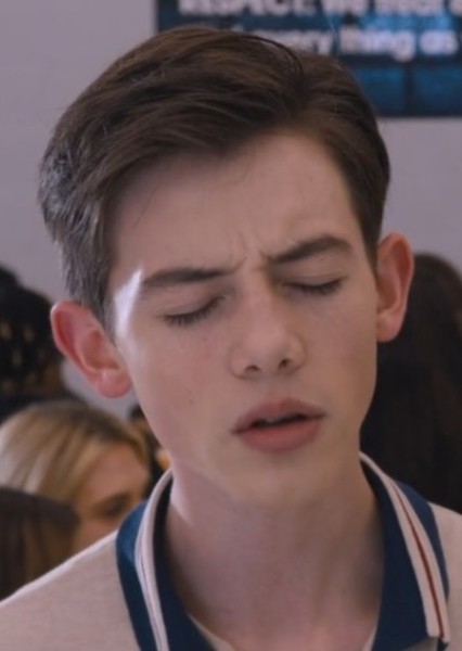 Griffin Gluck photo
