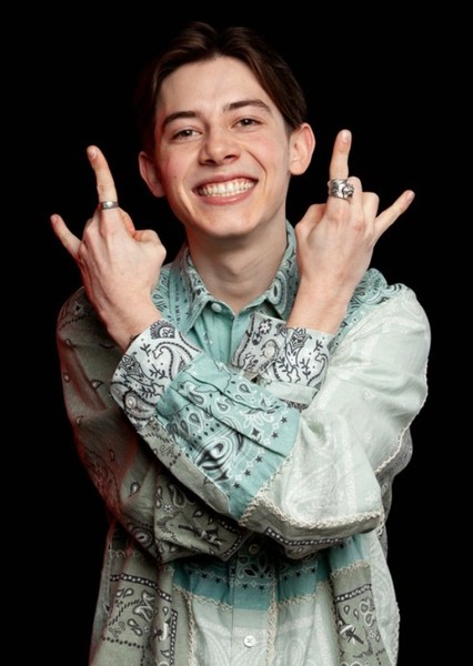 Griffin Gluck photo