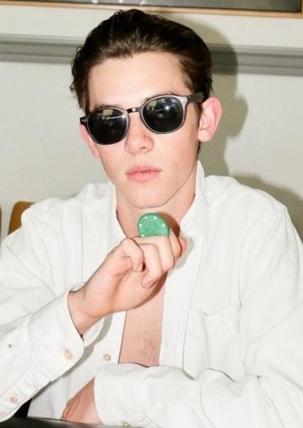 Griffin Gluck photo