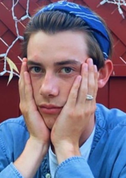 Griffin Gluck photo