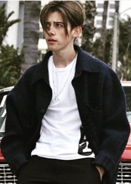 Griffin Gluck photo