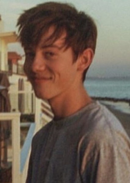 Griffin Gluck photo