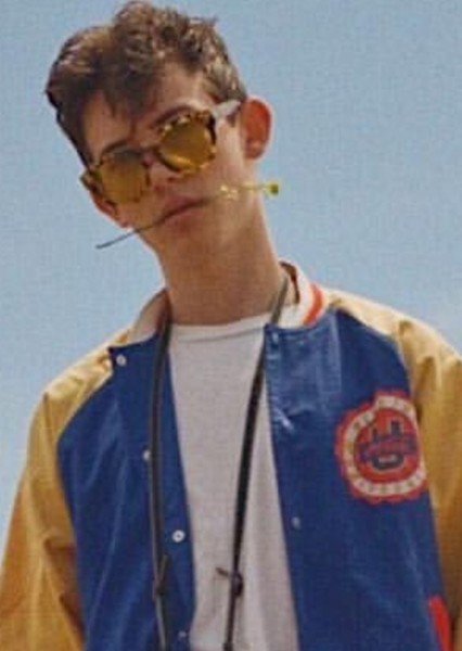 Griffin Gluck photo