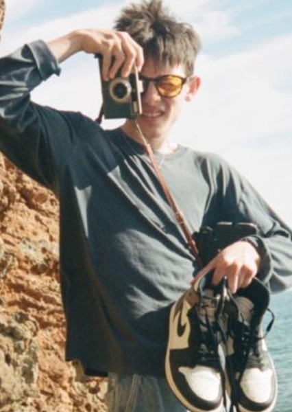 Griffin Gluck photo