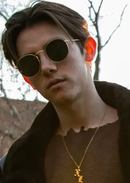 Griffin Gluck photo