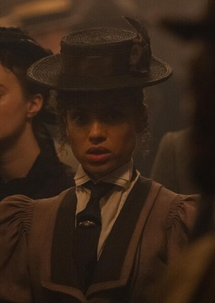 Gugu Mbatha-Raw photo