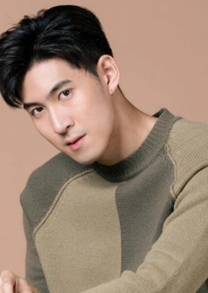 Gunsmile Chanagun Arpornsutinan photo