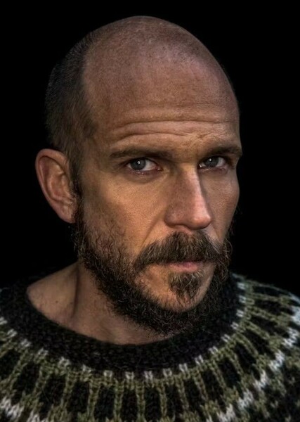 Gustaf Skarsgård photo