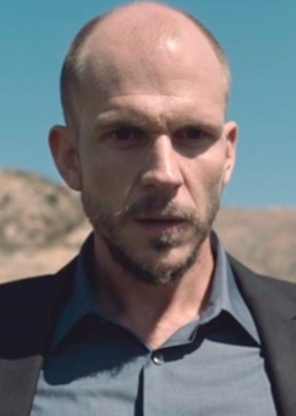 Gustaf Skarsgård photo