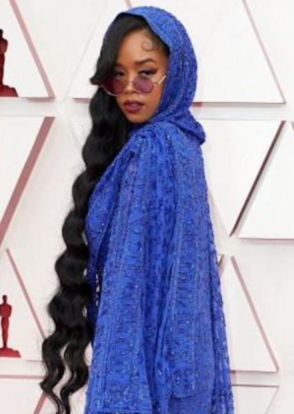 H.E.R. (Singer) photo