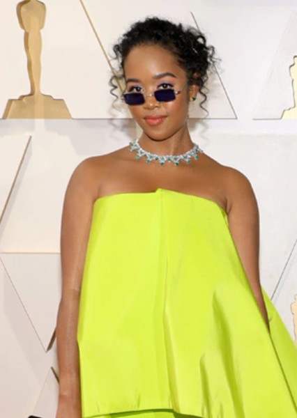 H.E.R. (Singer) photo