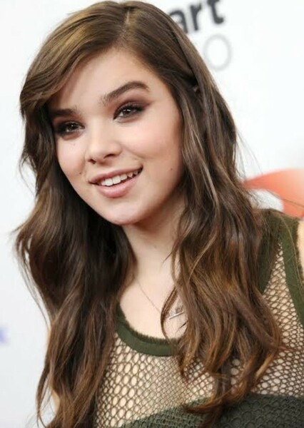 Hailee Steinfeld photo