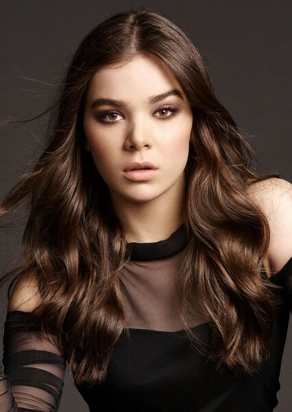 Hailee Steinfeld photo