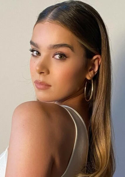 Hailee Steinfeld photo