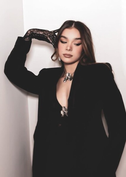 Hailee Steinfeld photo