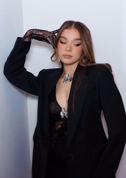 Hailee Steinfeld photo