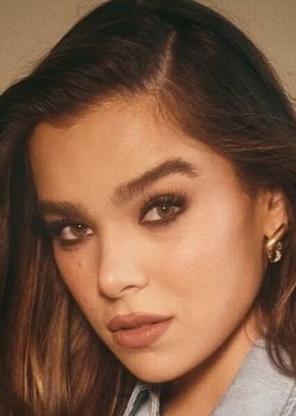 Hailee Steinfeld photo