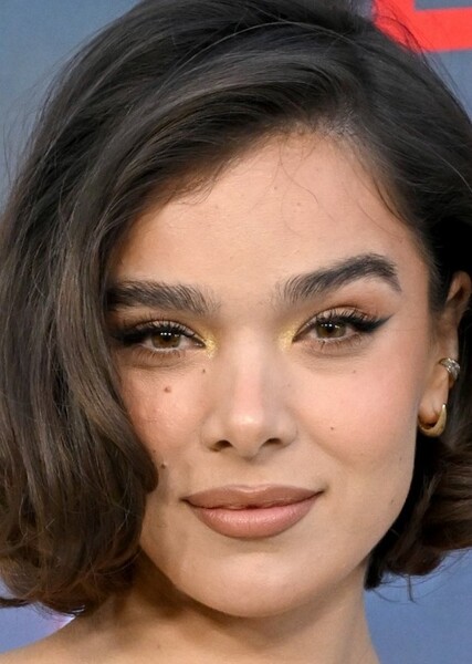 Hailee Steinfeld photo