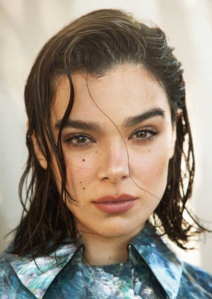 Hailee Steinfeld photo