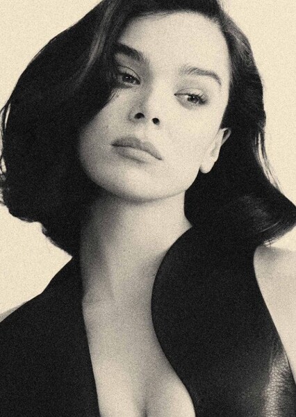Hailee Steinfeld photo