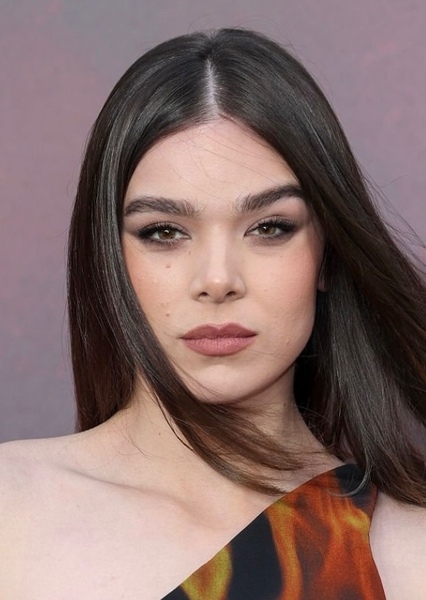 Hailee Steinfeld photo