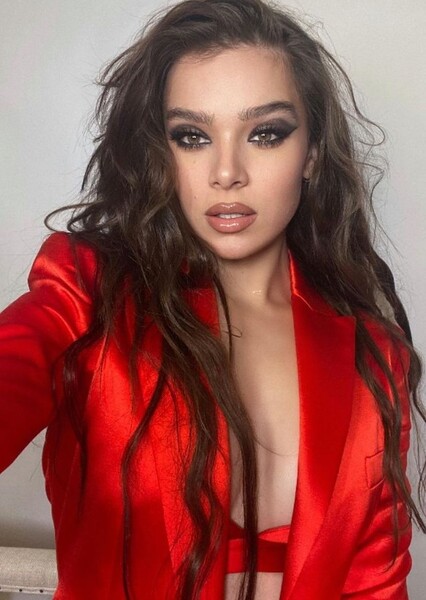 Hailee Steinfeld photo