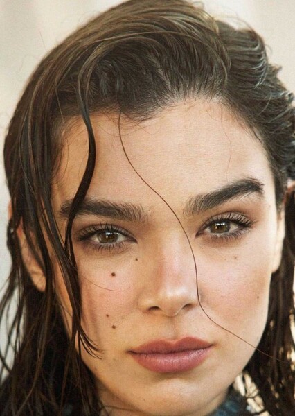 Hailee Steinfeld photo