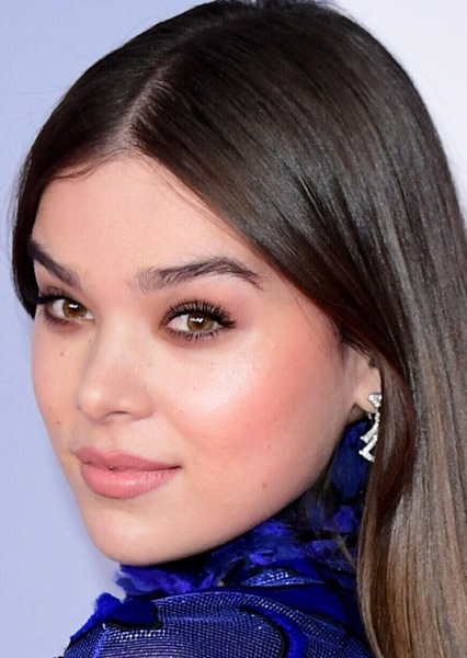 Hailee Steinfeld photo