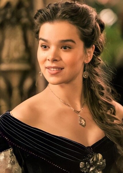 Hailee Steinfeld photo