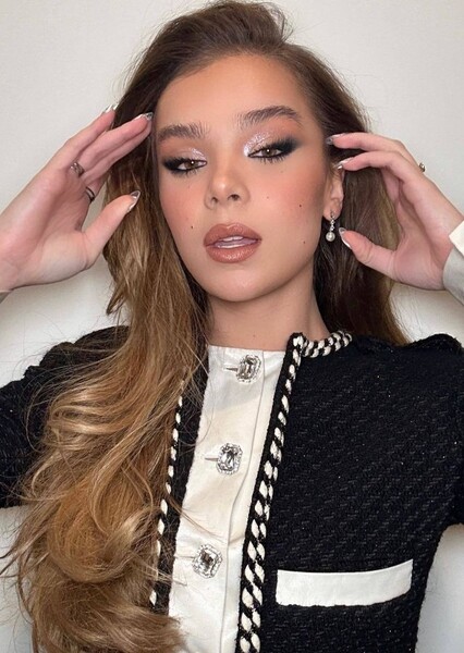Hailee Steinfeld photo