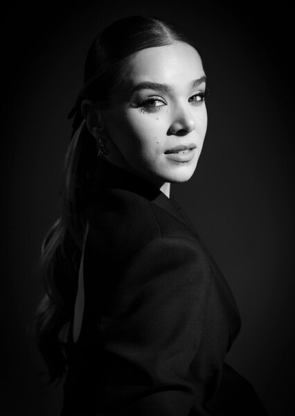 Hailee Steinfeld photo