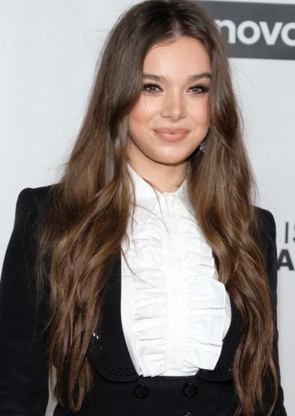 Hailee Steinfeld photo