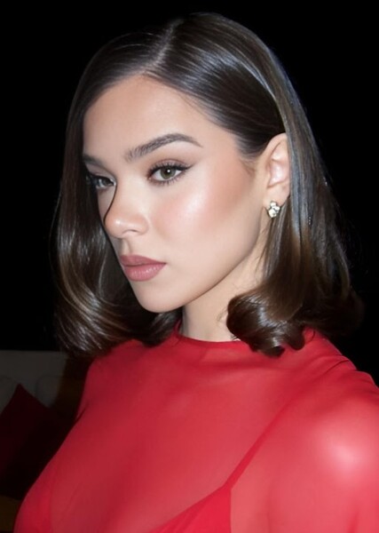Hailee Steinfeld photo