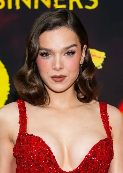 Hailee Steinfeld photo
