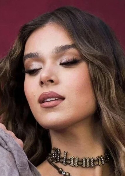 Hailee Steinfeld photo