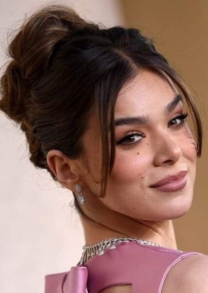 Hailee Steinfeld photo