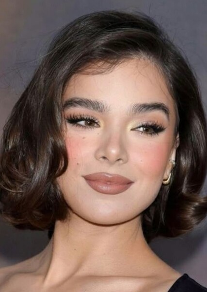 Hailee Steinfeld photo